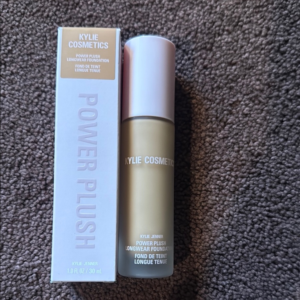 Kylie Cosmetics Power Plush Longwear Foundation in 5WN